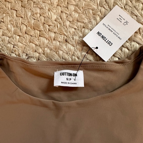 NWT Smoothing High-Neck Tank - Picture 3 of 3